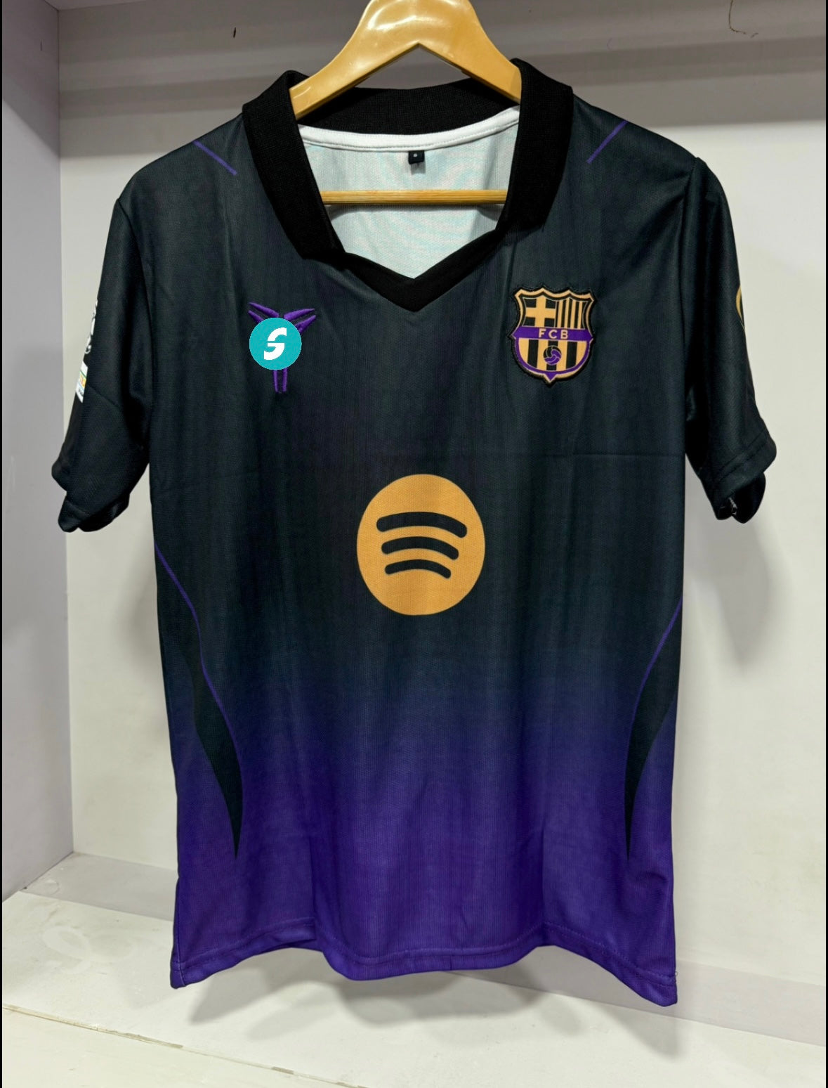 Half sleeve embroidery logo Barca Away